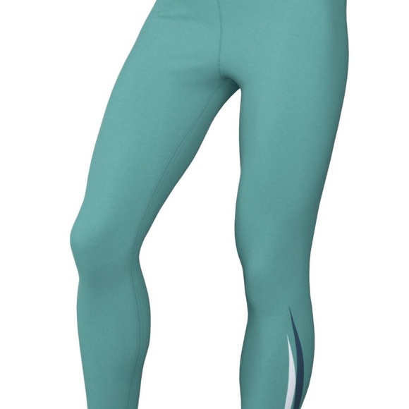 Nike One Dry-Fit Technology. 7/8 Length. - Picture 2 of 5